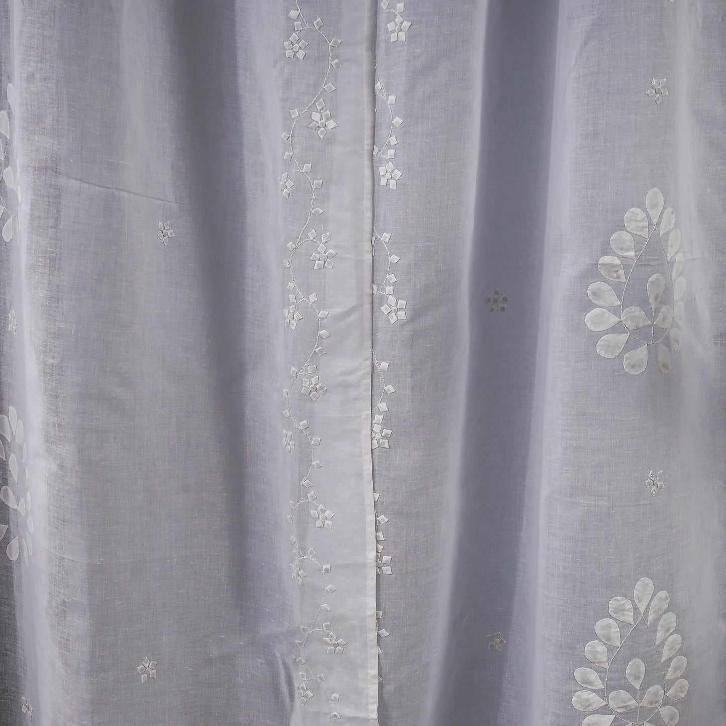 Buy Applique Patti Kaam Pure Cotton Door Curtain from Rampur Online l iTokri.com