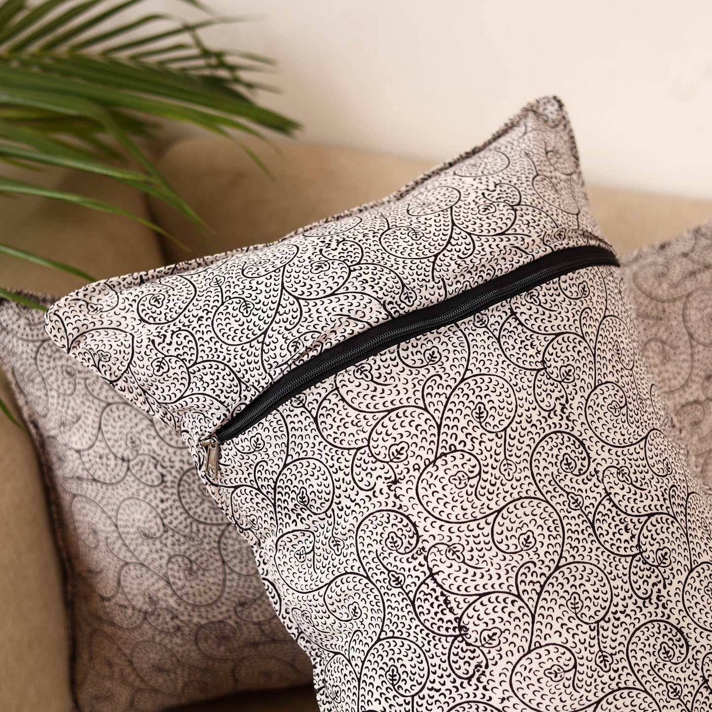 Bagh hand pillow cover (set of 2) 03 - handcrafted