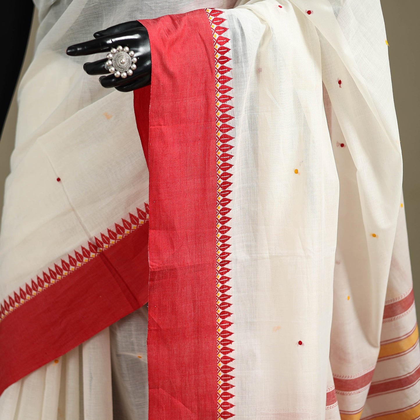 White - bengal handwoven cotton begumpuri saree 02