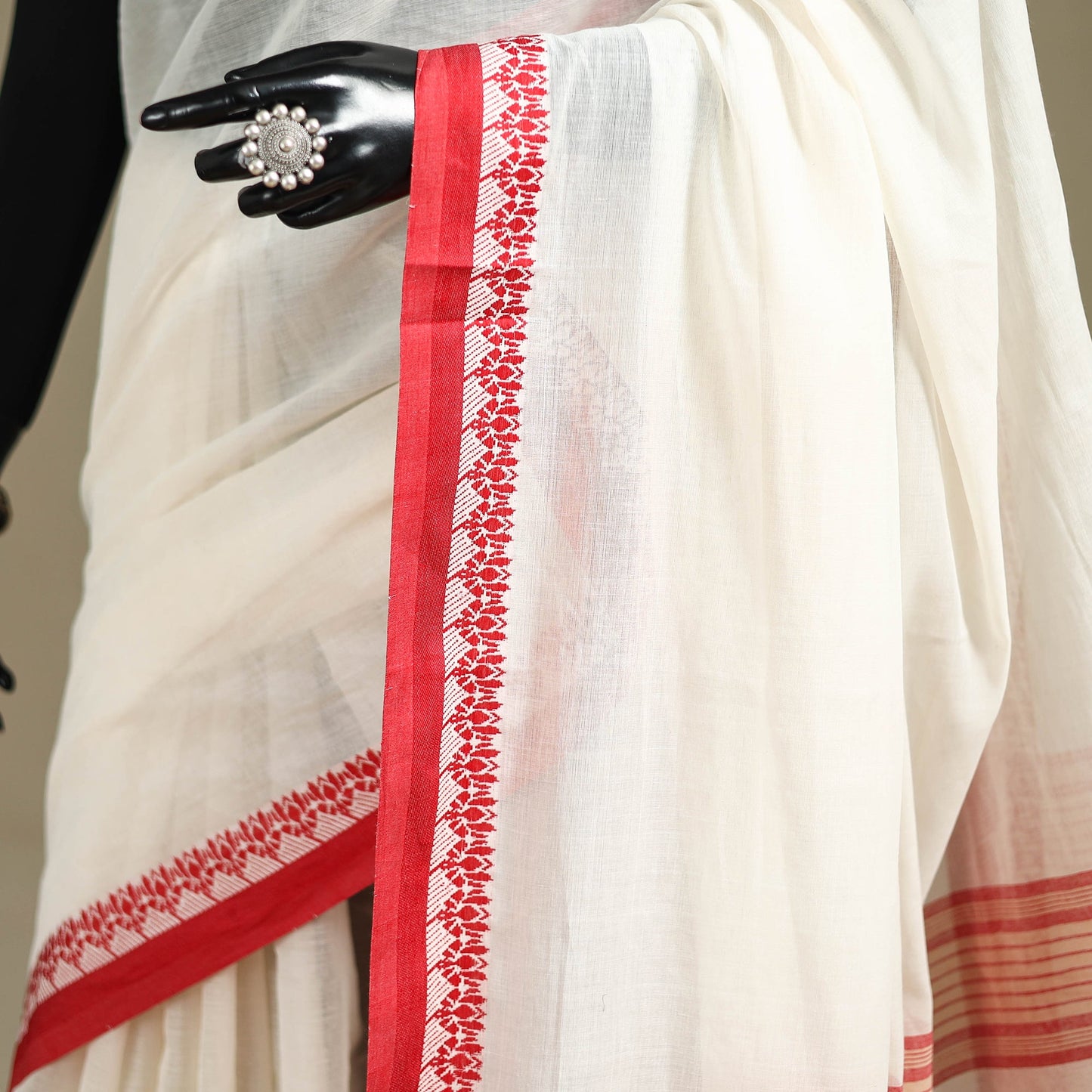 White - bengal handwoven cotton begumpuri saree 10