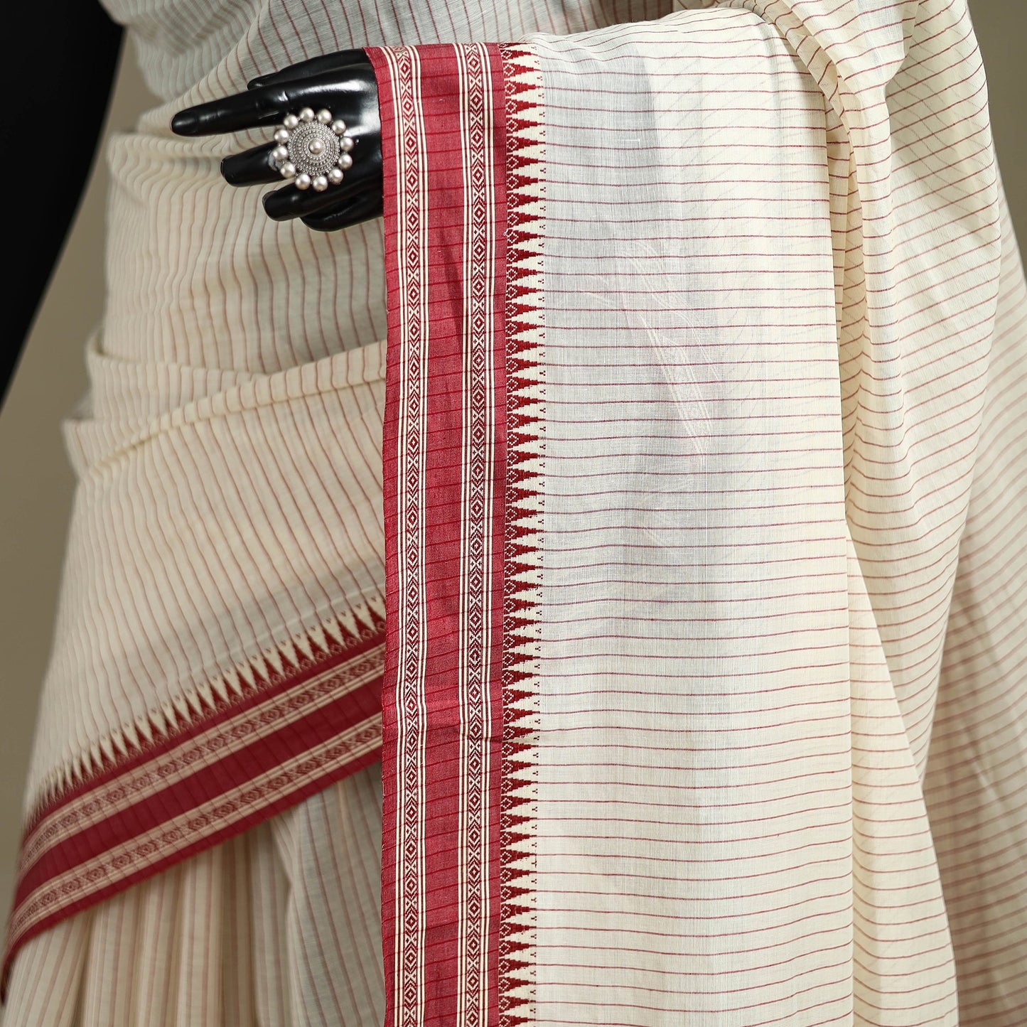 White - bengal handwoven cotton begumpuri saree 12