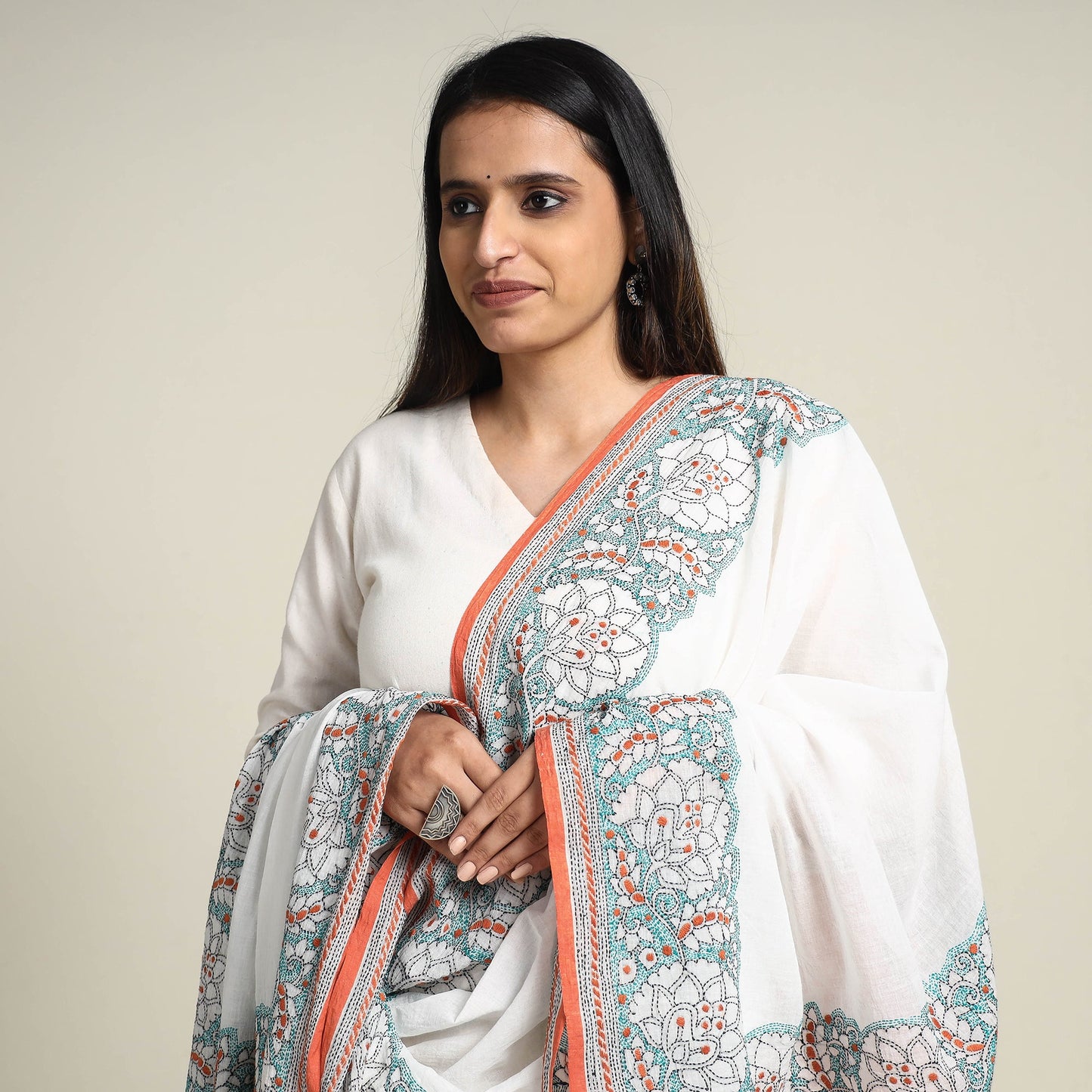  Bengal Kantha Embroidered Cotton Handloom Dupatta Online at iTokri.com