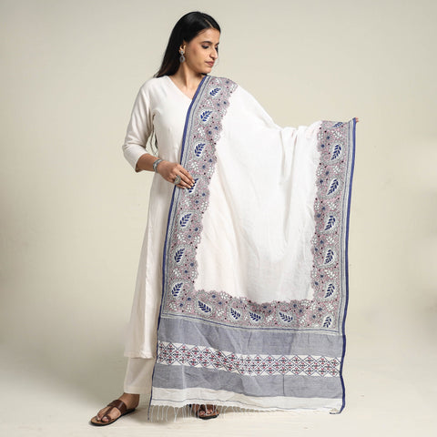 Buy Bengal Kantha Embroidered Cotton Handloom Dupatta Online at iTokri.com