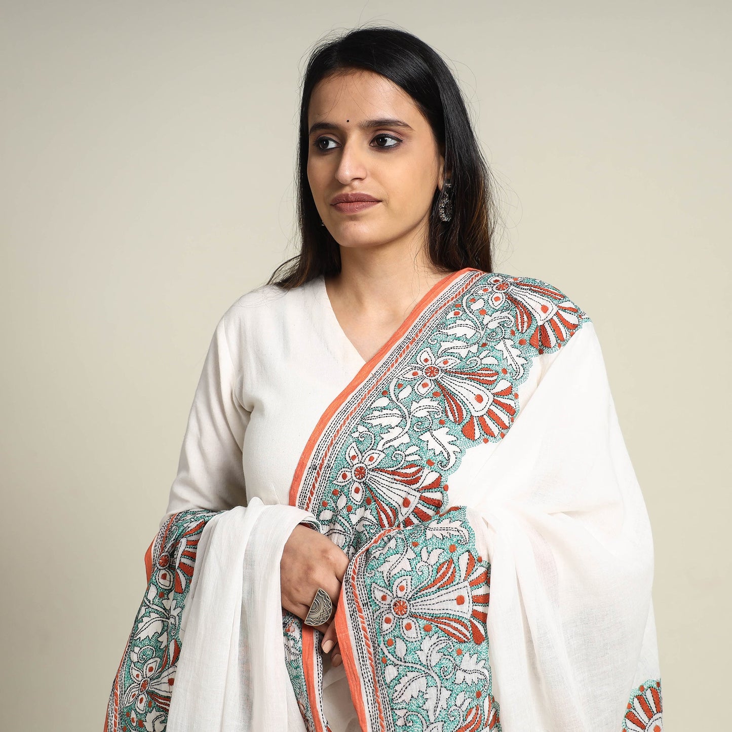  Bengal Kantha Embroidered Cotton Handloom Dupatta Online at iTokri.com
