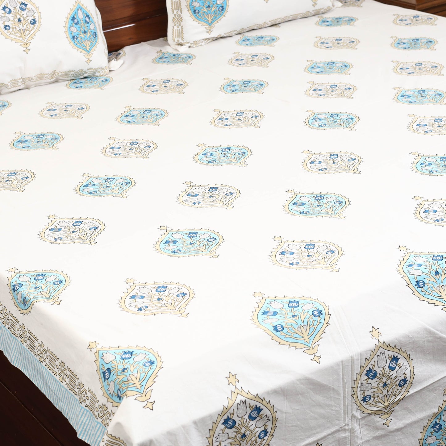 White - cotton double sanganeri bed sheet set (108 x 90 in)