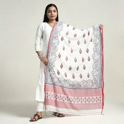  Bolpur Kantha Embroidery Cotton Handloom Dupatta with Tassels Online at iTokri.com