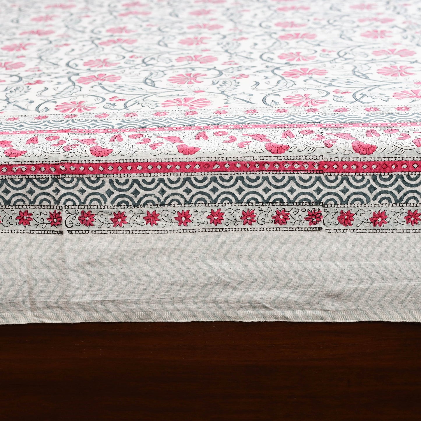 White - cotton double sanganeri bed sheet set (108 x 90 in)