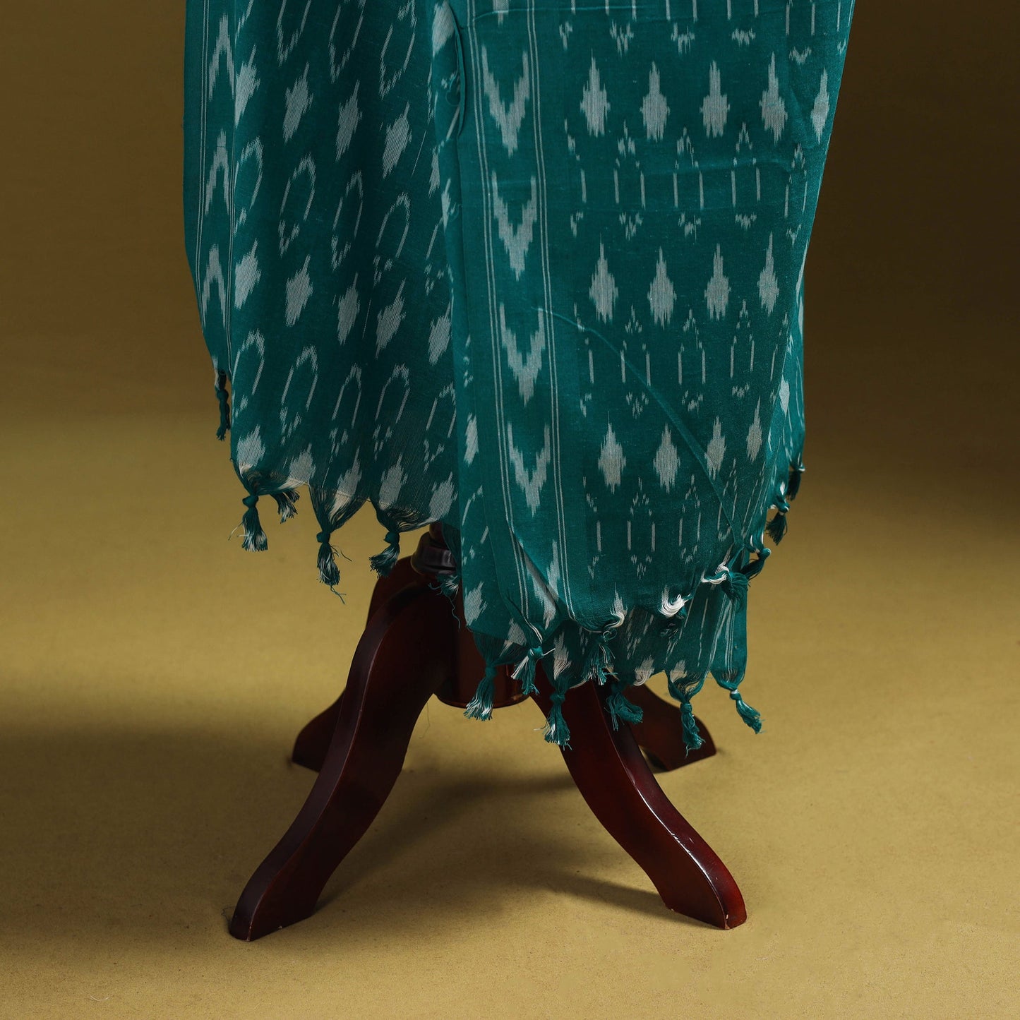 White - cotton pochampally ikat dupatta 23 - handcrafted