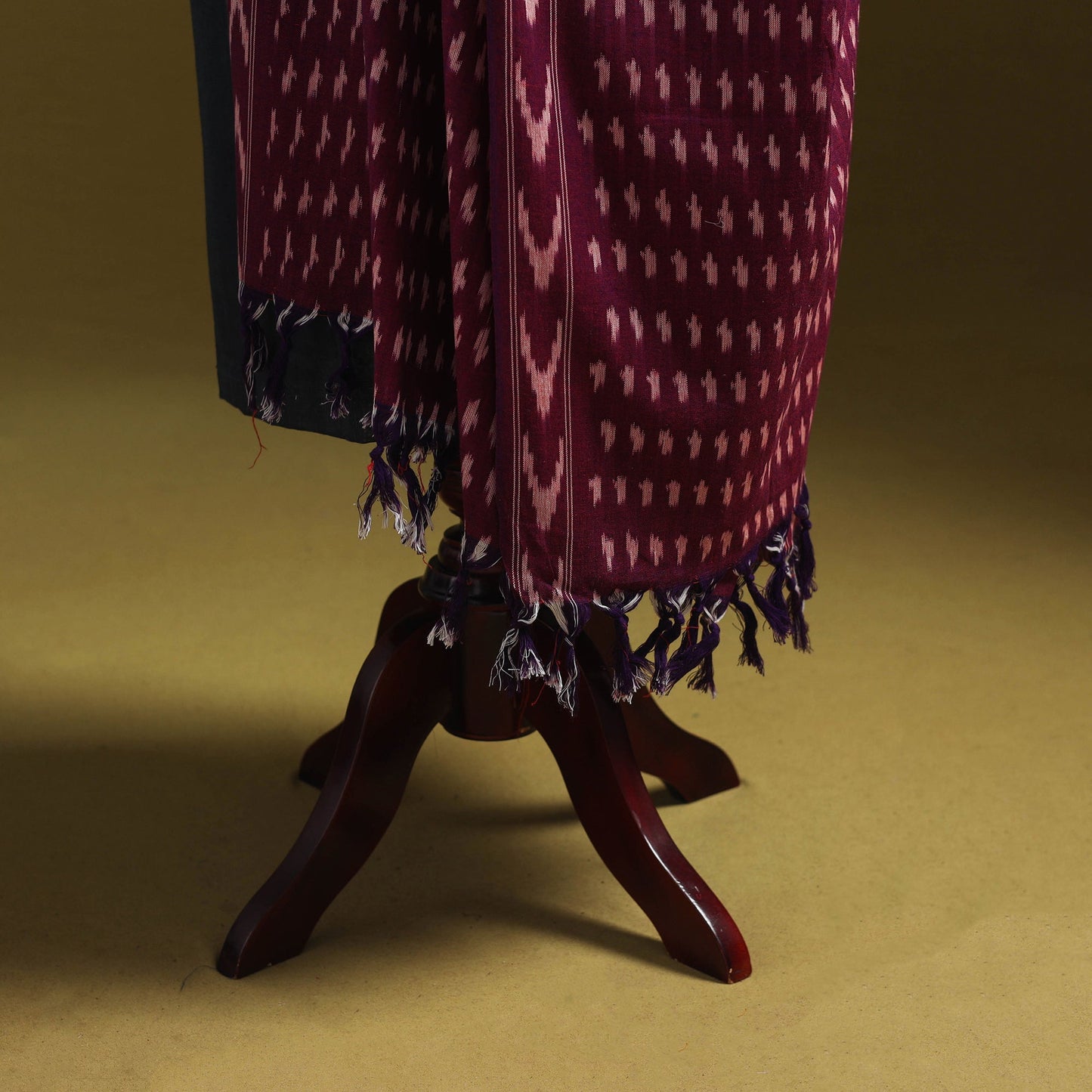 White - cotton pochampally ikat dupatta 30 - handcrafted