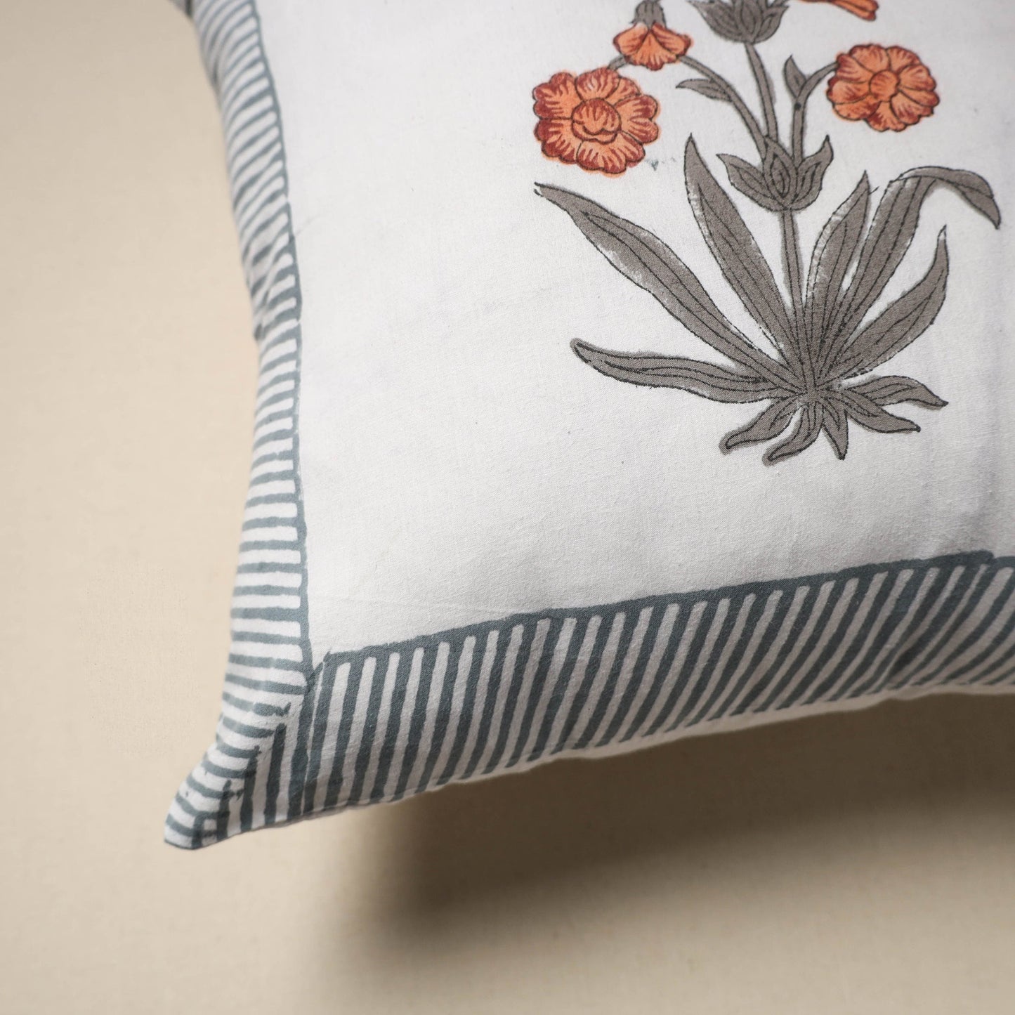 Cotton sanganeri cushion cover (16 x 16 in) 01 - handcrafted