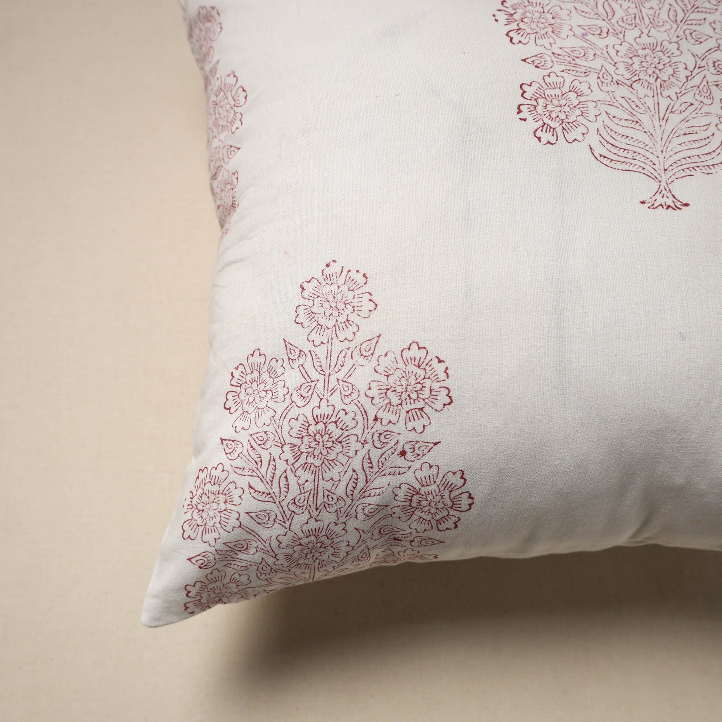 Cotton sanganeri cushion cover (16 x 16 in) 46 - handcrafted