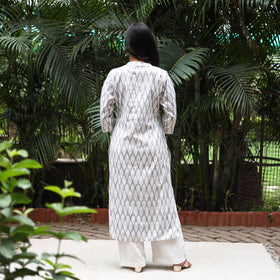 White Cotton Straight Pochampally Ikat Kurta for women