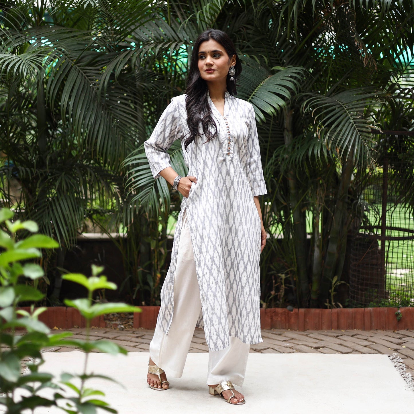 White Cotton Straight Pochampally Ikat Kurta for women