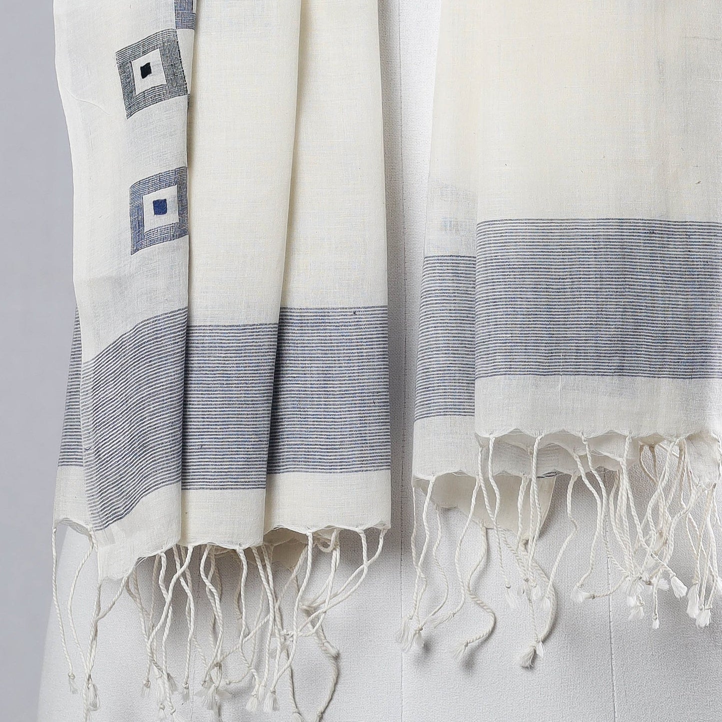 Dhakai Muslin Off White Jamdani Handwoven Pure Cotton Stole