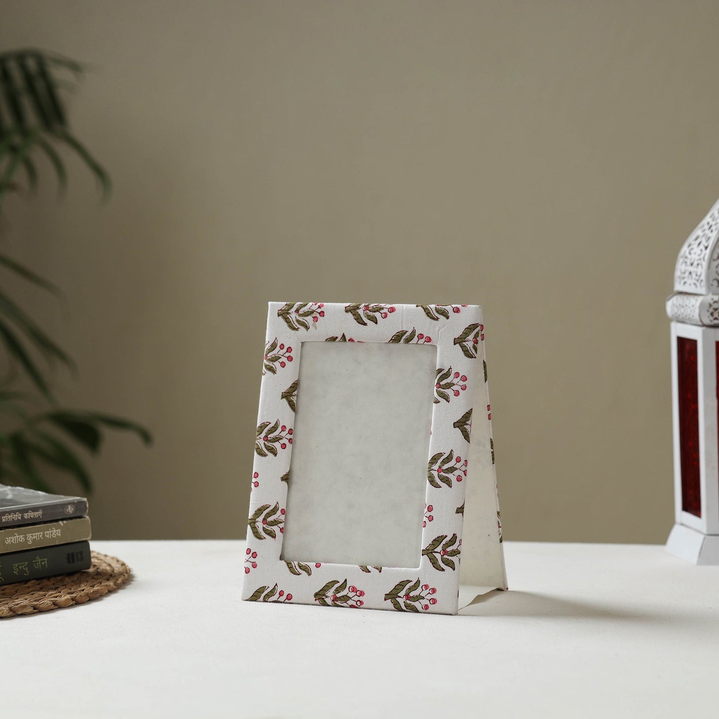 White - fabric embellished handmade photo frame (8 x 6 in)