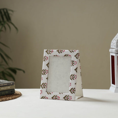 White - fabric embellished handmade photo frame (8 x 6 in)