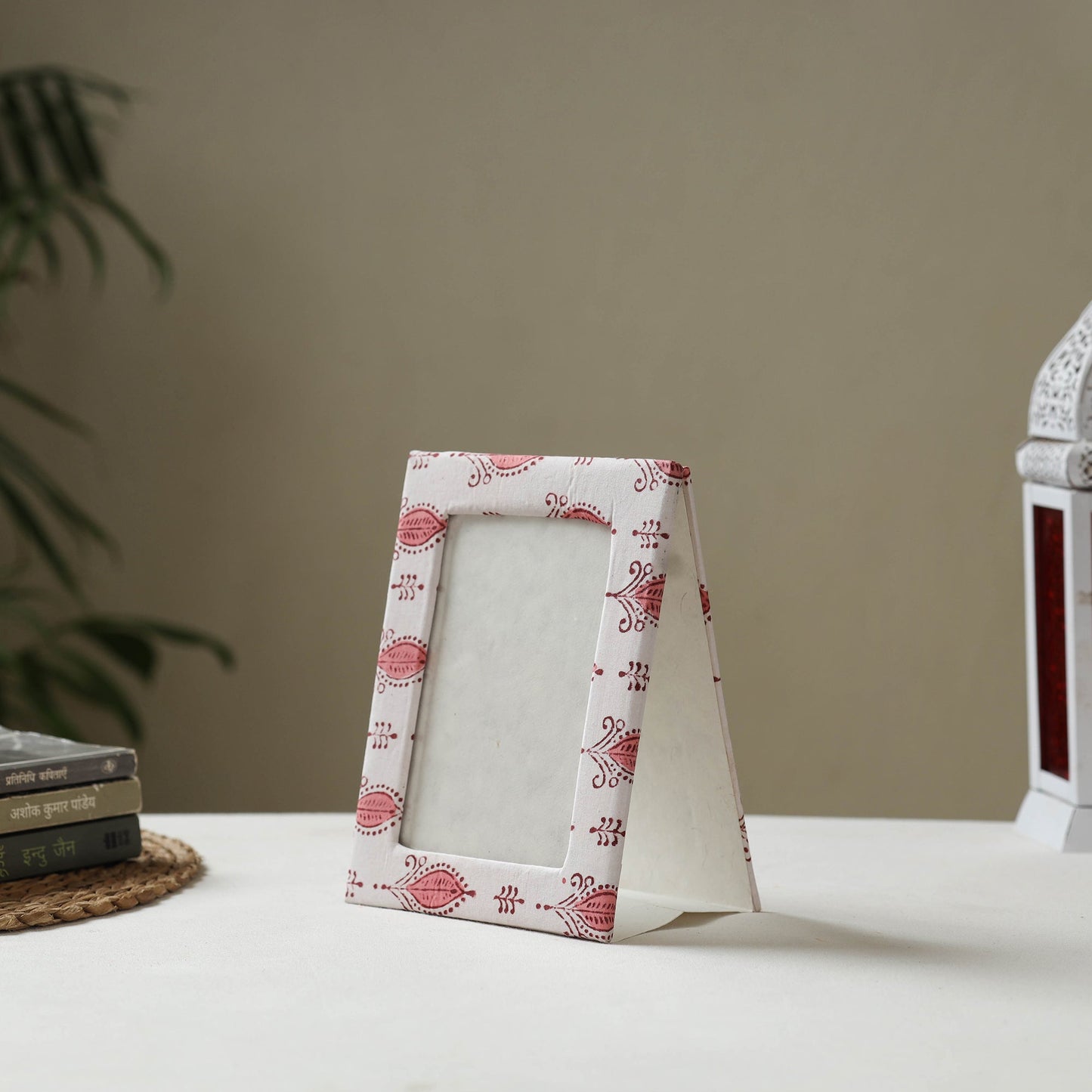 White - fabric embellished handmade photo frame (8 x 6 in)