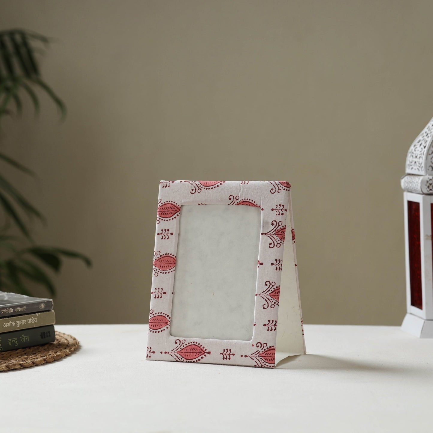 White - fabric embellished handmade photo frame (8 x 6 in)