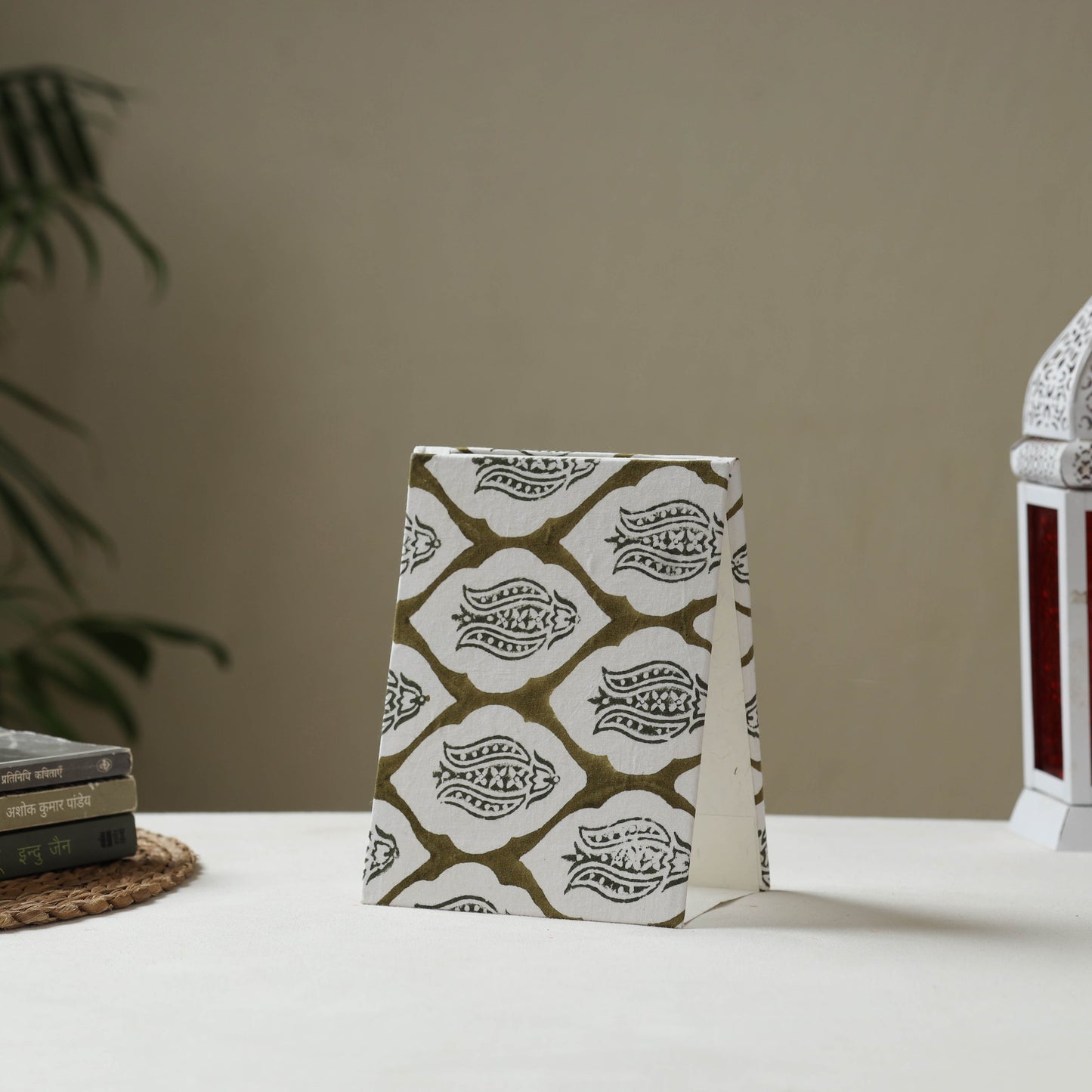 White - fabric embellished handmade photo frame (8 x 6 in)