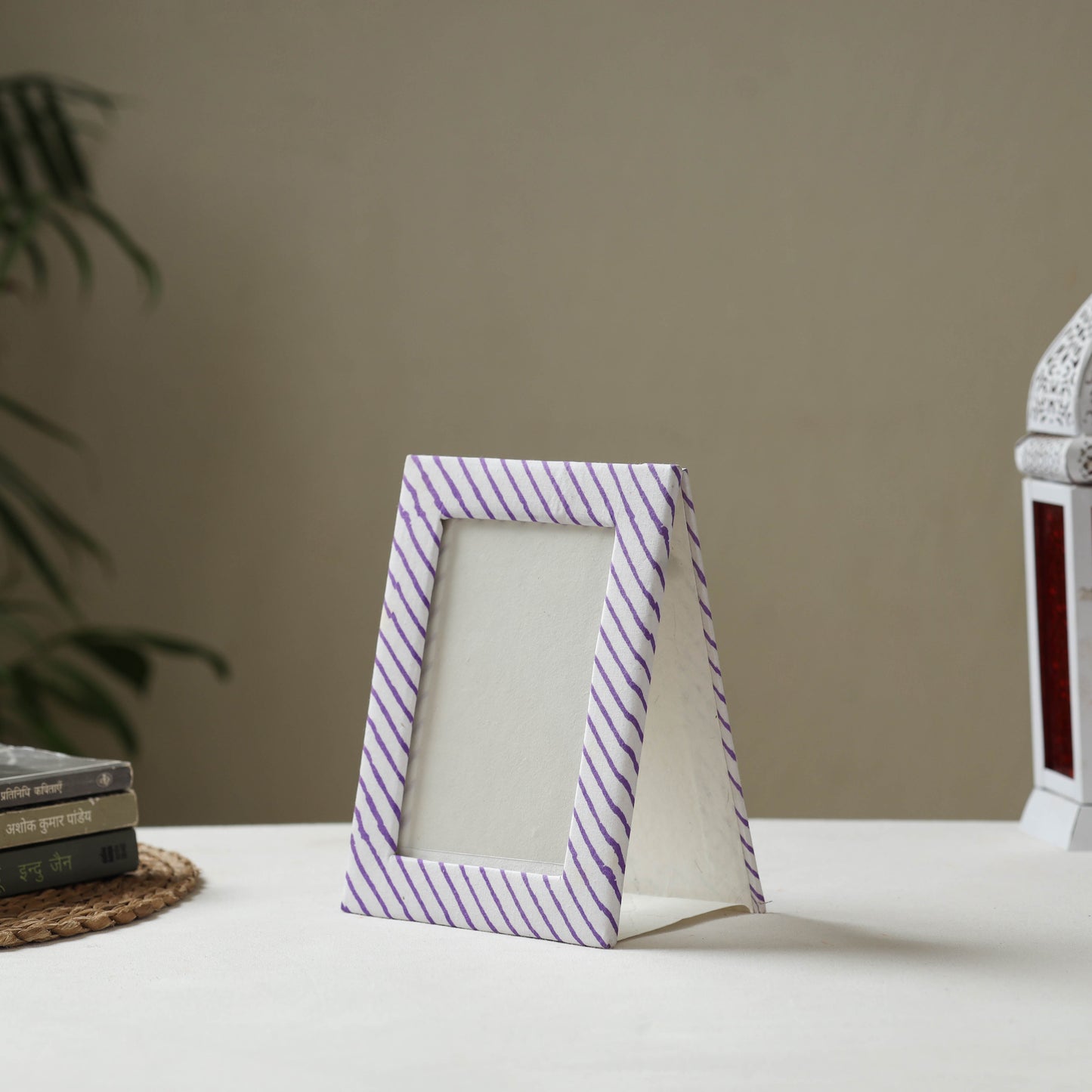 White - fabric embellished handmade photo frame (8 x 6 in)