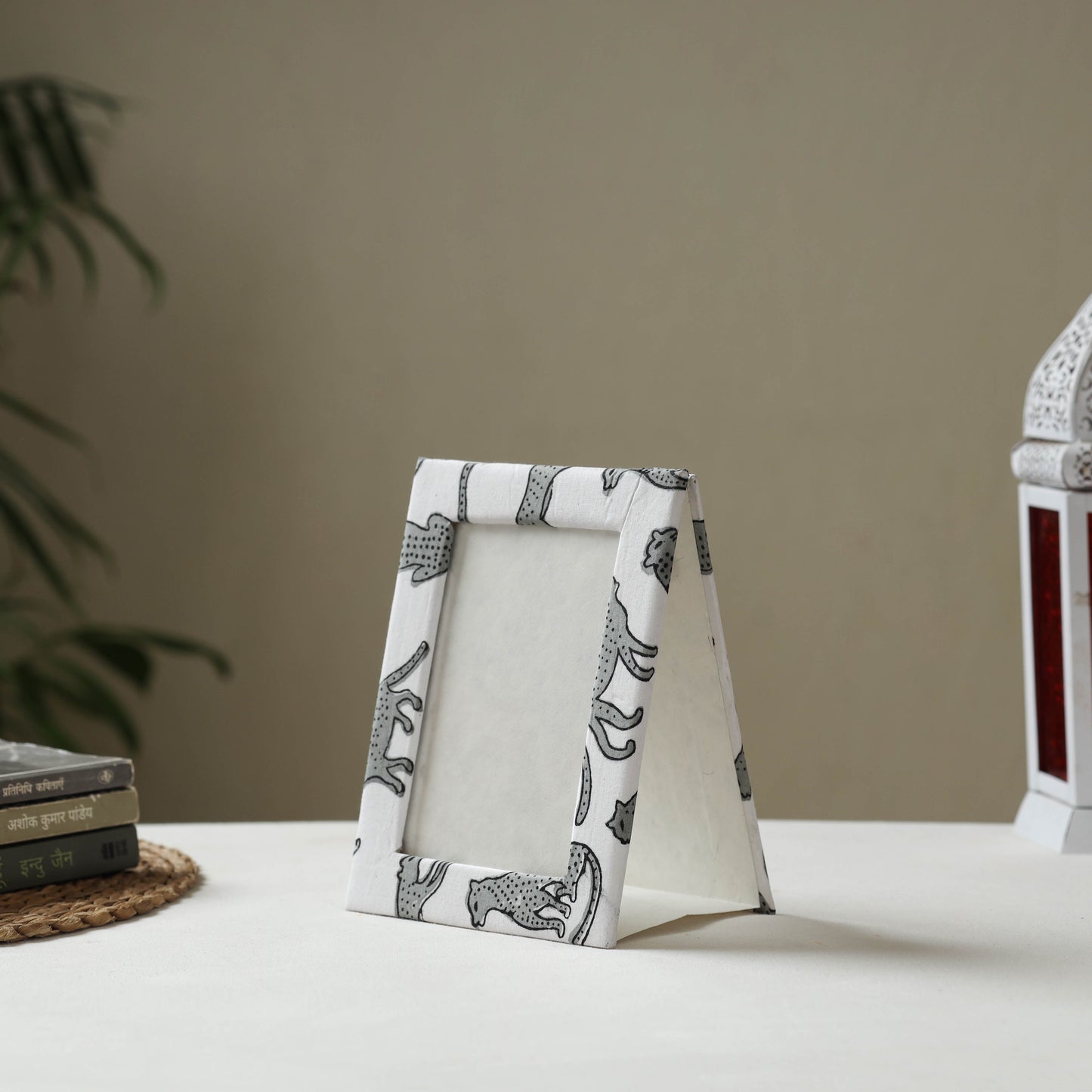 White - fabric embellished handmade photo frame (8 x 6 in)