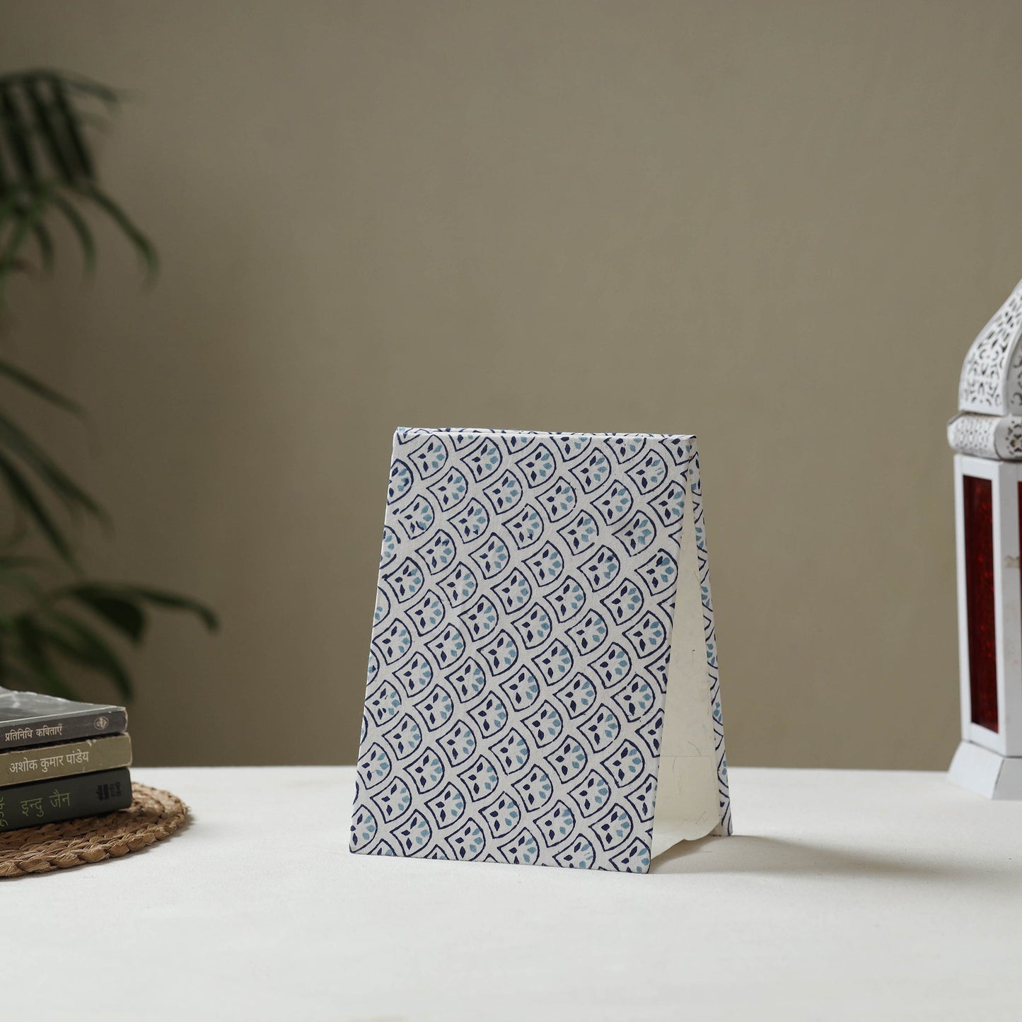 White - fabric embellished handmade photo frame (8 x 6 in)