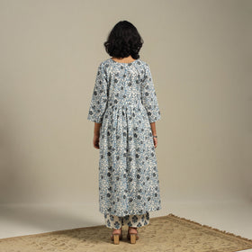 White Flared Cotton Jaipur Print Kurta Set (Set of 2)