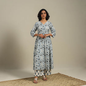 White Flared Cotton Jaipur Print Kurta Set (Set of 2)