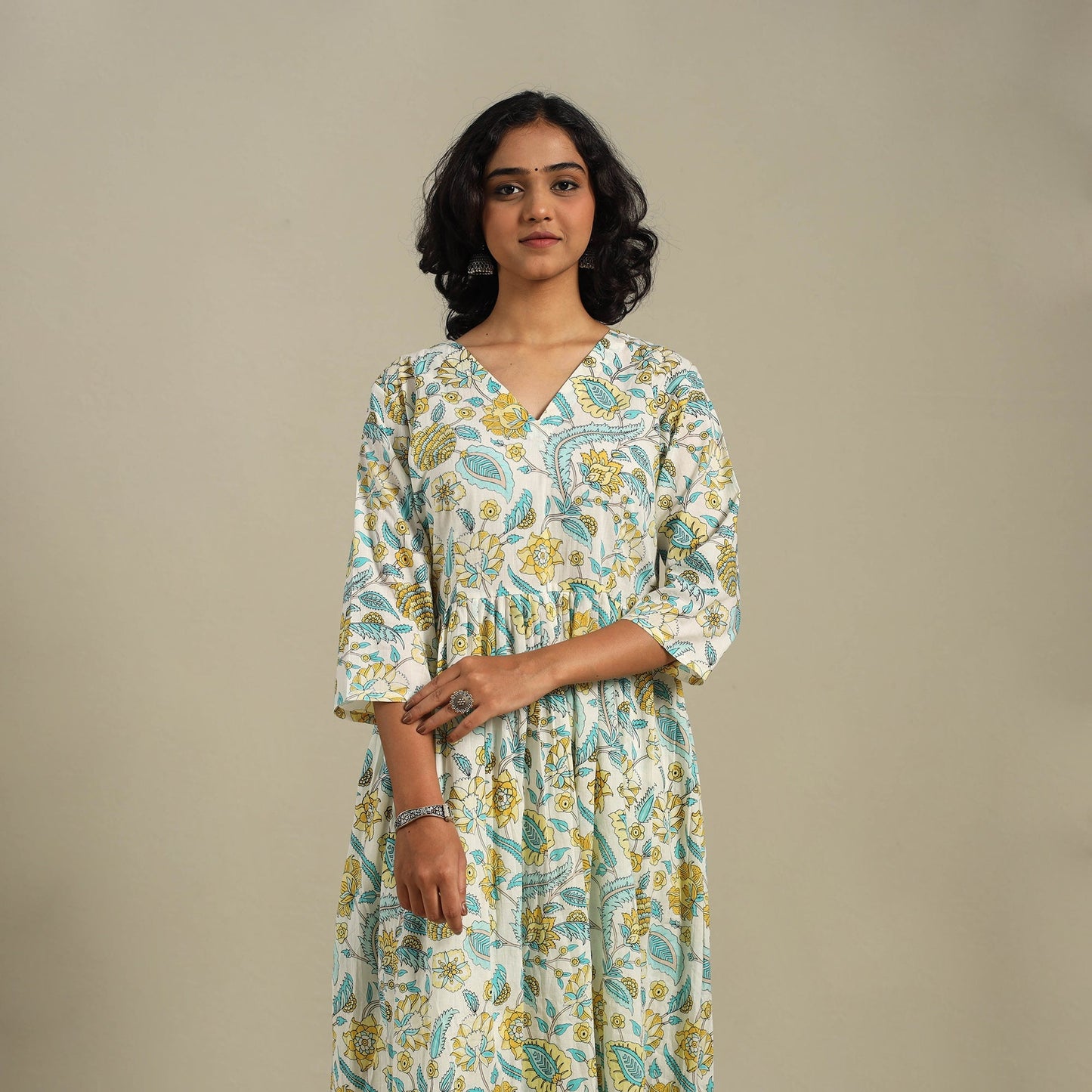 White Flared Cotton Jaipur Print Kurta Set (Set of 2)