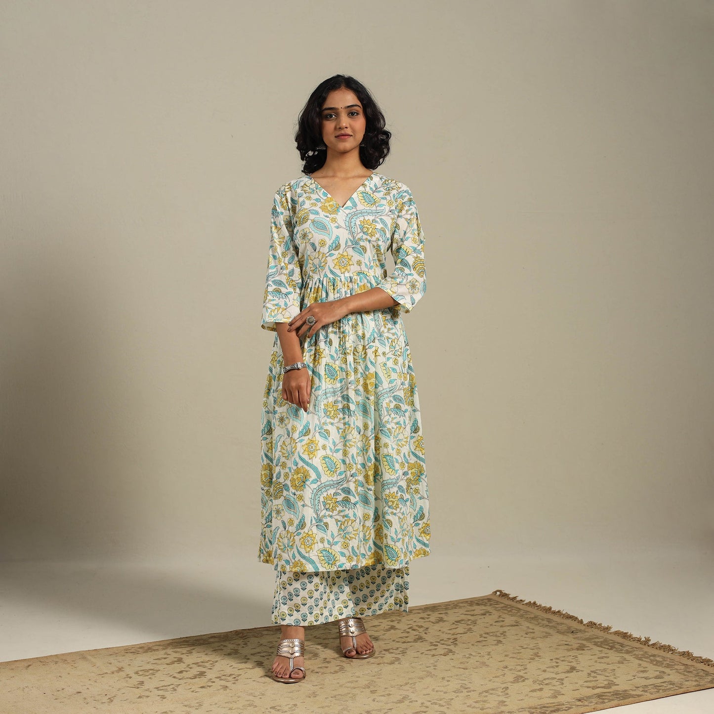 White Flared Cotton Jaipur Print Kurta Set (Set of 2)