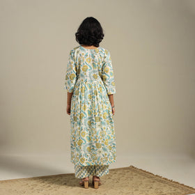 White Flared Cotton Jaipur Print Kurta Set (Set of 2)