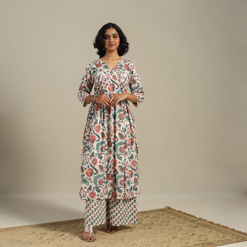 White Flared Cotton Jaipur Print Kurta Set (Set of 2)