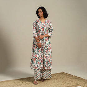 White Flared Cotton Jaipur Print Kurta Set (Set of 2)