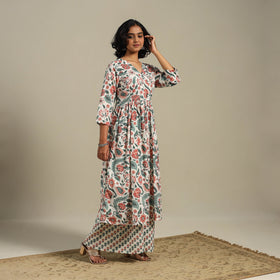 White Flared Cotton Jaipur Print Kurta Set (Set of 2)