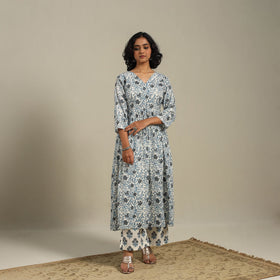 White Flared Cotton Jaipur Print Kurta Set (Set of 2)