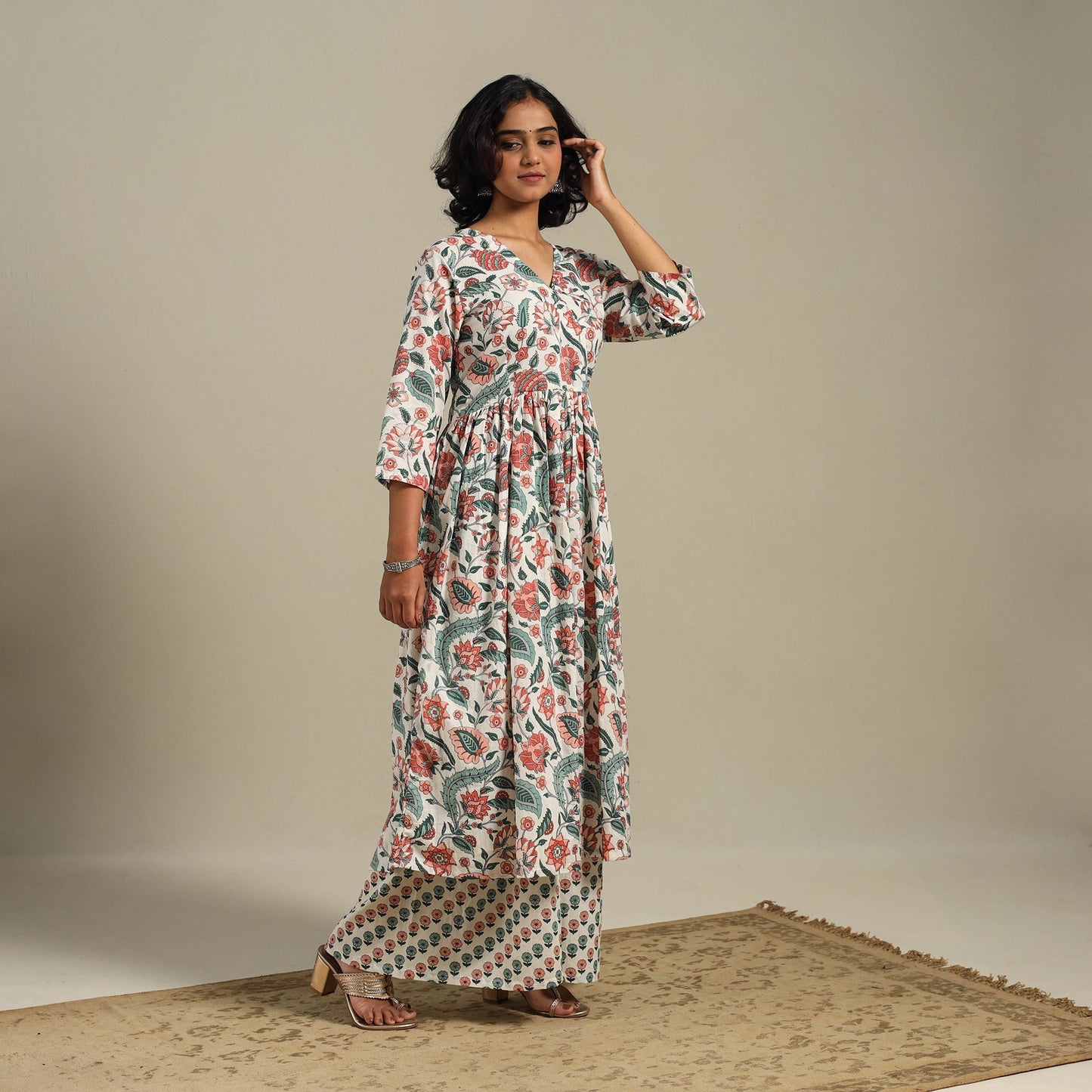 White Flared Cotton Jaipur Print Kurta Set (Set of 2)