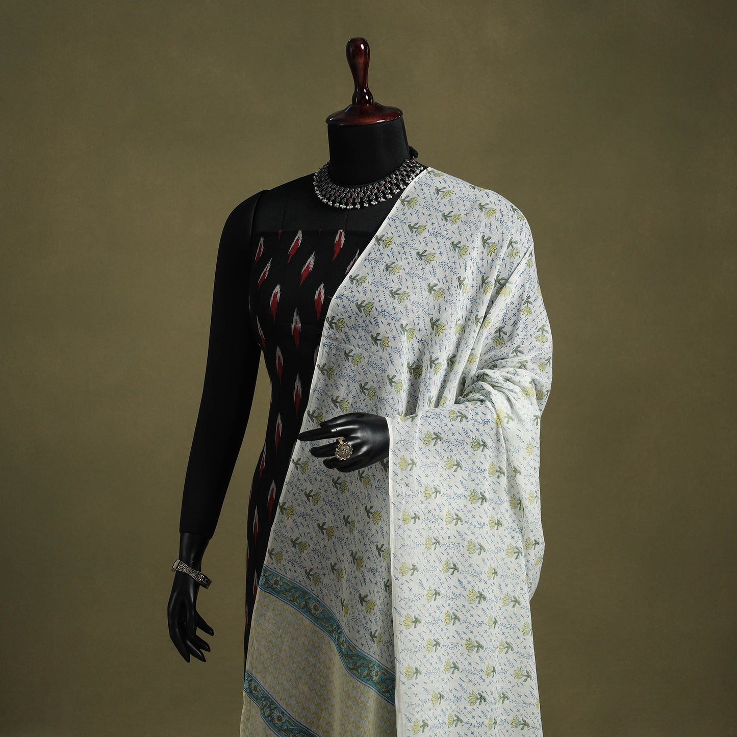 White - hand mul cotton sanganeri dupatta 05 - handcrafted