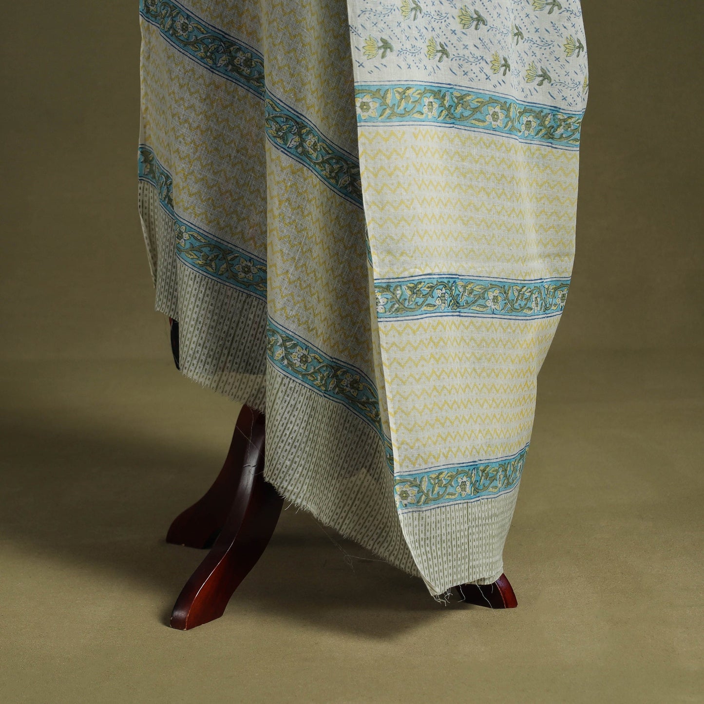 White - hand mul cotton sanganeri dupatta 05 - handcrafted