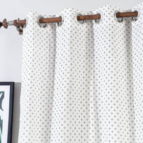 White - hand printed cotton door curtain (7 x 3.5 feet)