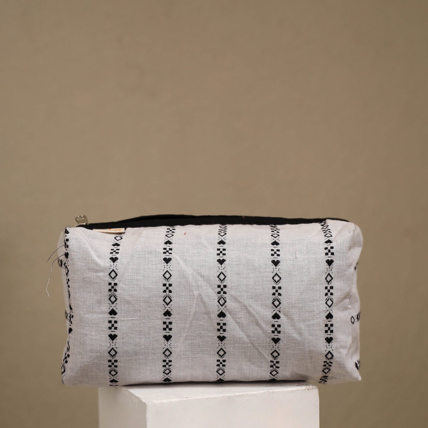 Handcrafted fabric toiletry bags (set of 3) 06