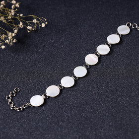 Buy Handcrafted Midnapore Seashell Bracelet (Adjustable) Online at iTokri.com 