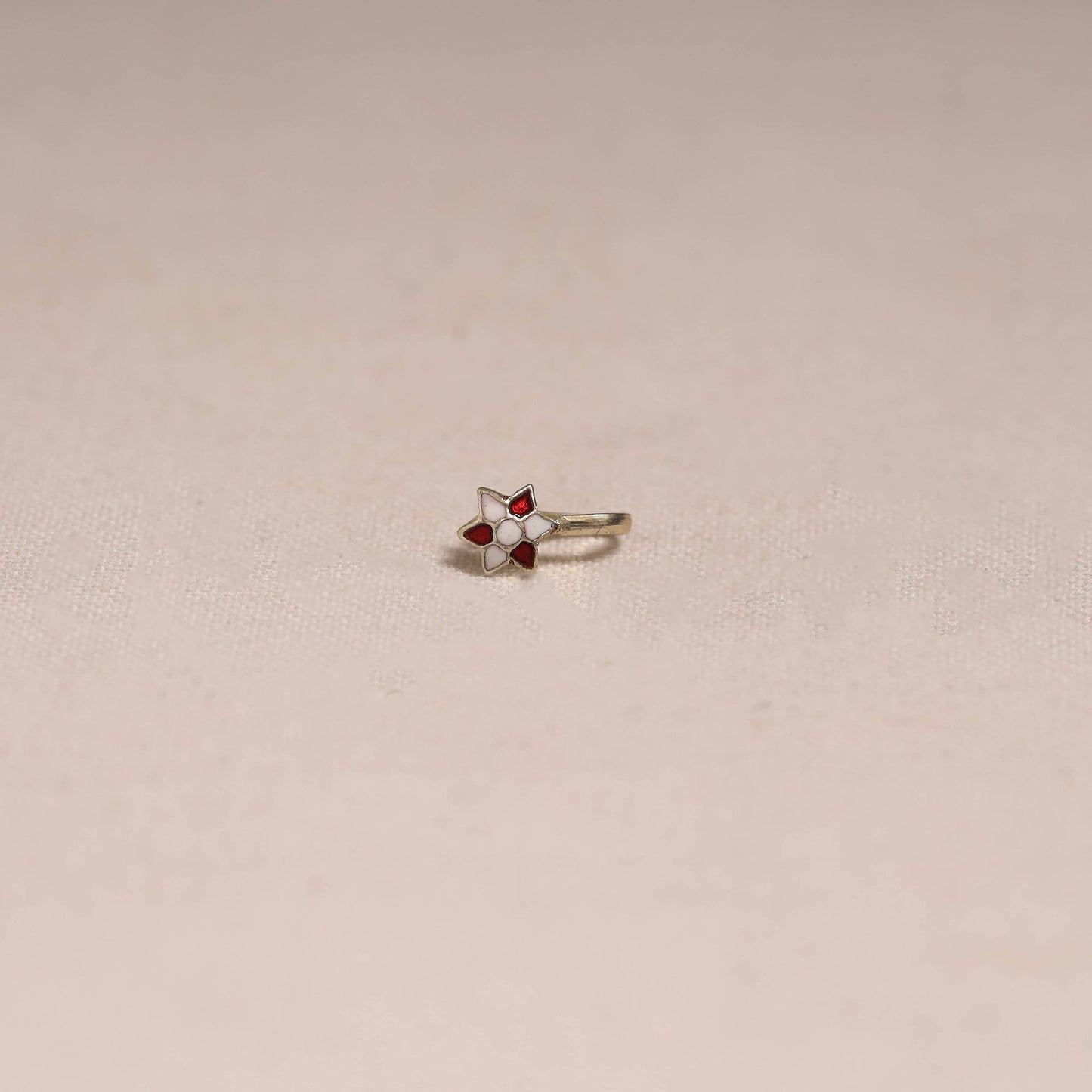 Handcrafted paka meenakari nosepin 156