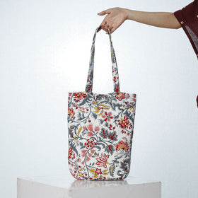 Buy Handcrafted Quilted Sanganeri Block Printed Shoulder Bag Online at iTokri.com