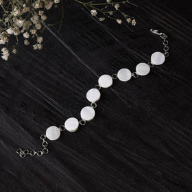 White - handcrafted seashell bracelet (adjustable) 29