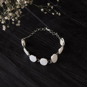 Handcrafted seashell bracelet (adjustable) 32
