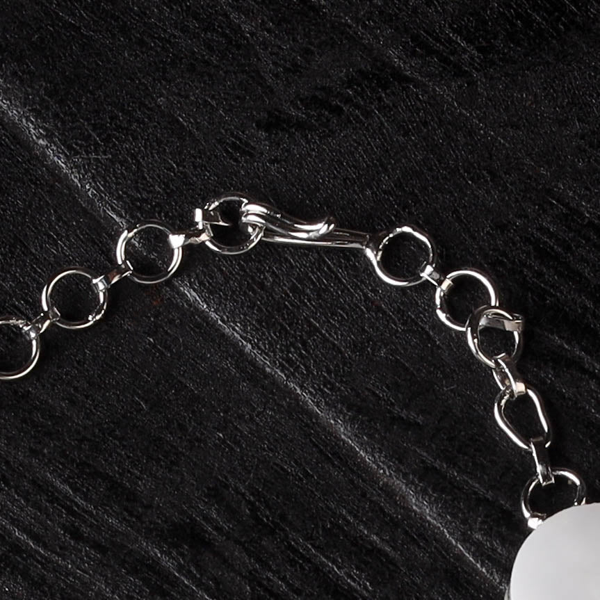 White - handcrafted seashell bracelet (adjustable) 35