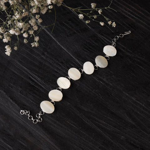 White - handcrafted seashell bracelet (adjustable) 36