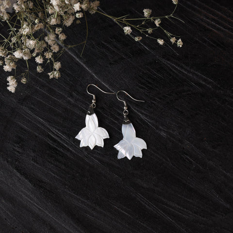 White - handcrafted seashell earrings 52