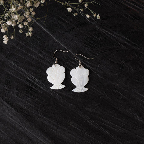 White - handcrafted seashell earrings 58