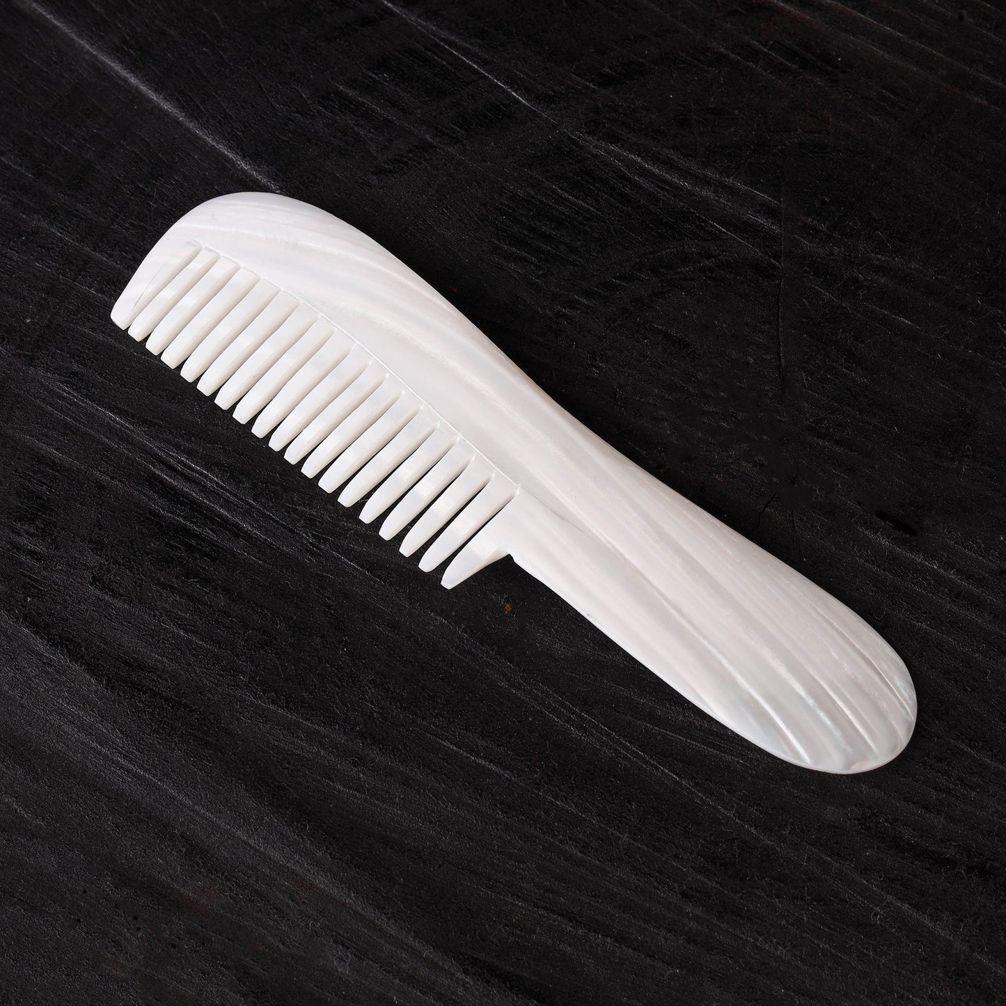Handcrafted seashell hair comb (big) 09